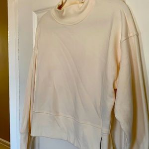 Cute semi cropped sweatshirt